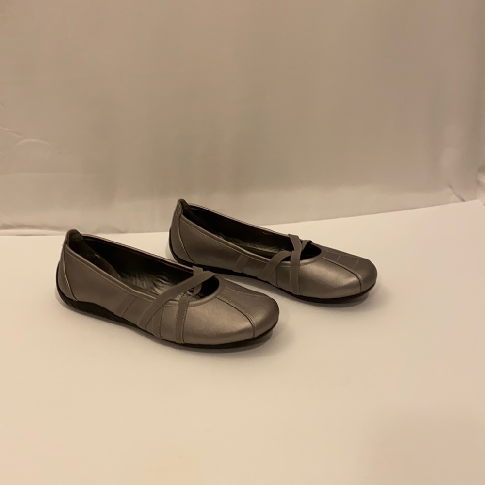 SBICCA Women’s Shoes Size 8 Silver